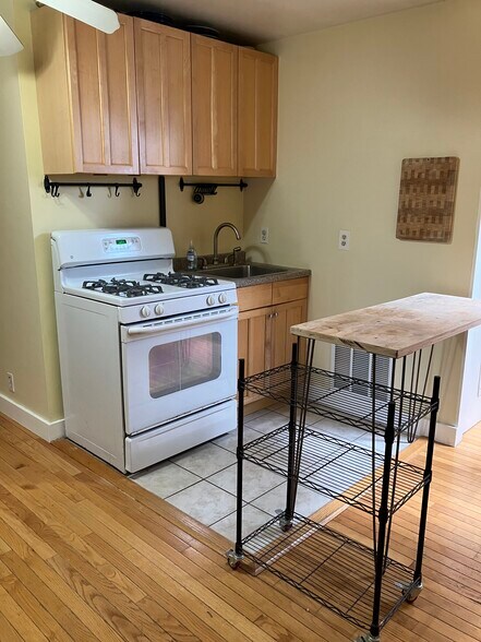 Building Photo - 5 Buffum St