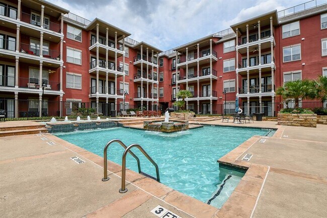 Building Photo - 2400 McCue Rd