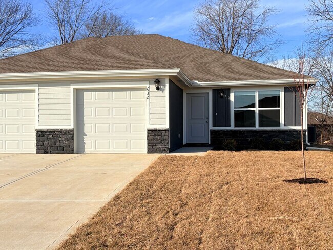 Building Photo - 630-632 Fall Meadow