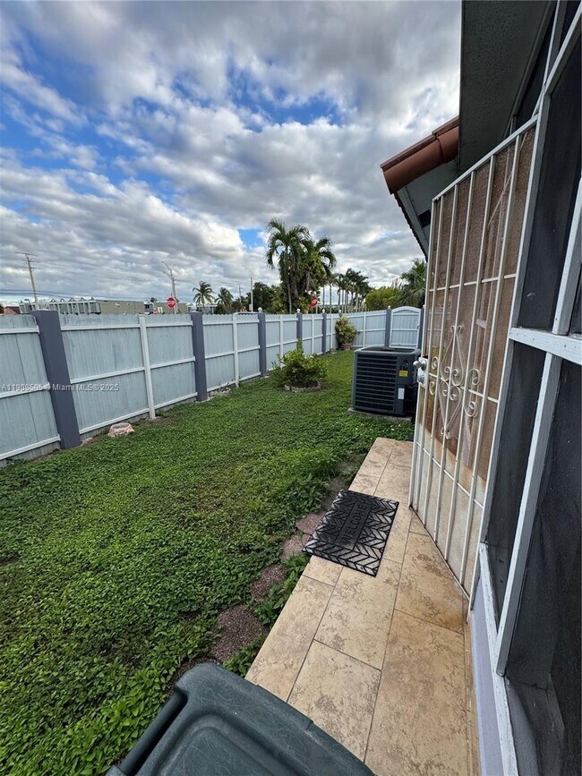 Building Photo - 8701 NW 109th Terrace