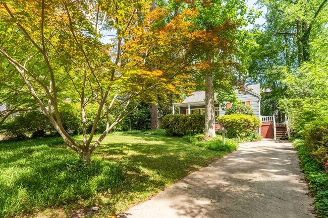 Building Photo - Charming Bungalow in Sunset Hills Neighborhood