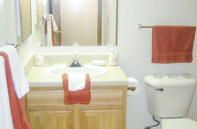 Building Photo - 405 Mayville Rd