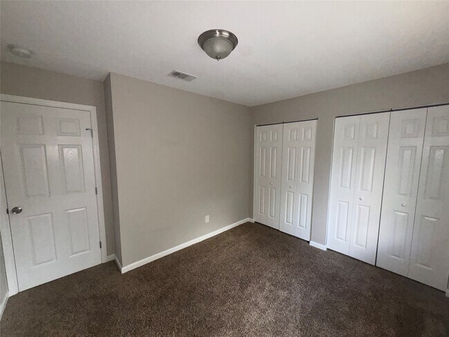 Building Photo - 1700 Tyler Ln
