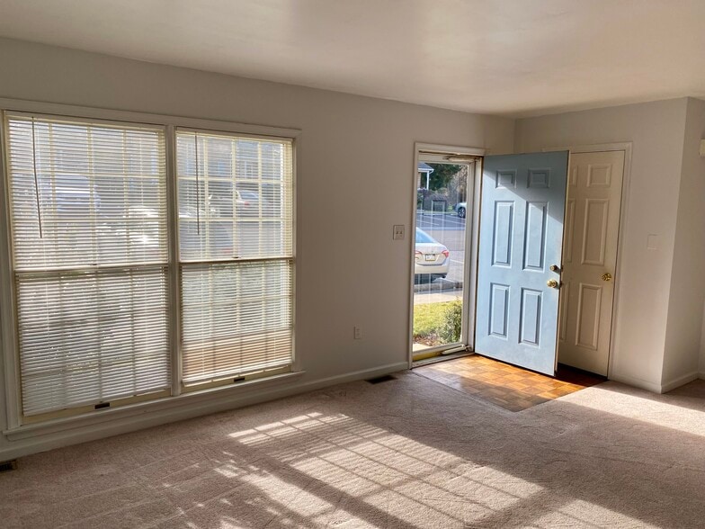 Building Photo - 1514 Ravena St