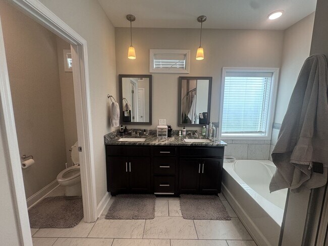 Building Photo - 280 Bluebriar Trace