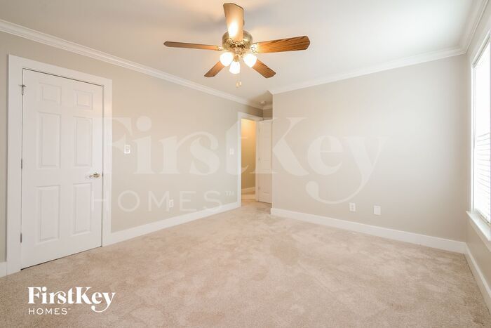 Building Photo - 4572 Gibson Dr