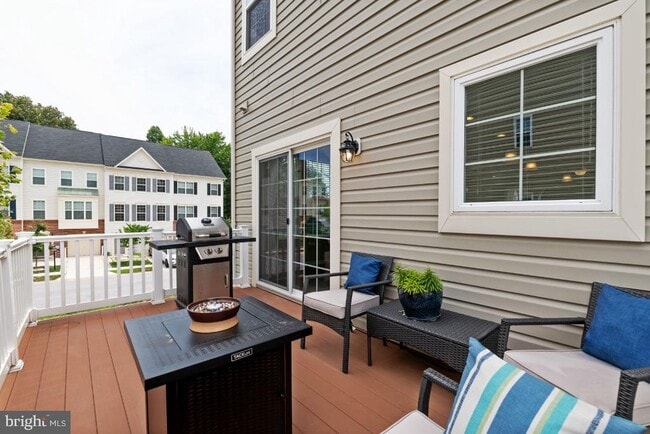 Building Photo - 7469 Tanyard Knoll Ln