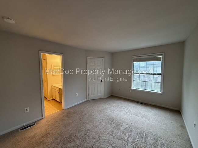 Building Photo - 11185 Kensington Pl