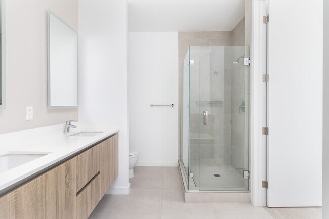 Building Photo - 545 SW 11th St