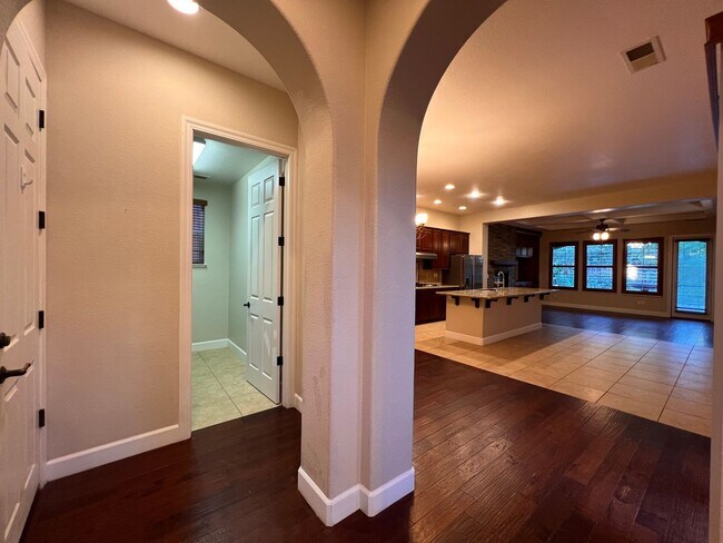 Building Photo - Large Home located in the Gated Community of Dorado in S. Reno