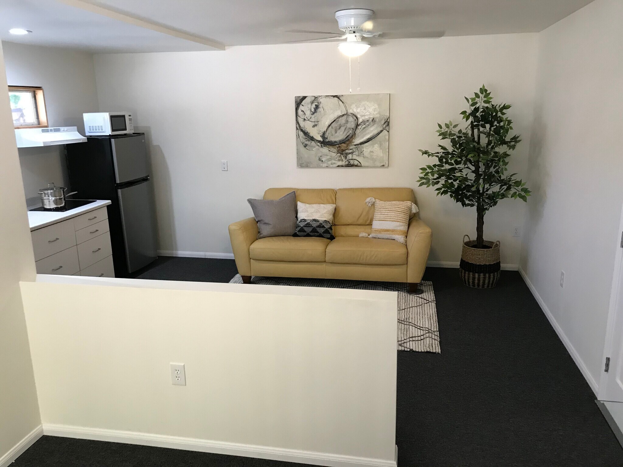 Division of space - 15920 Caras Ct