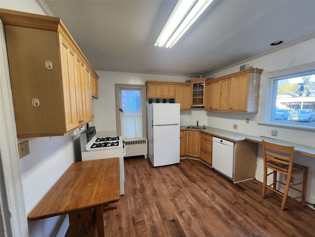 Building Photo - 40 Murray St