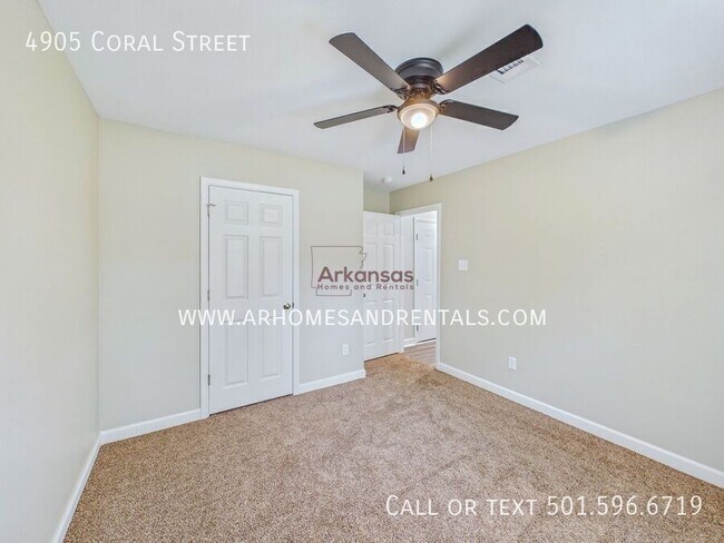 Building Photo - 4905 Coral St