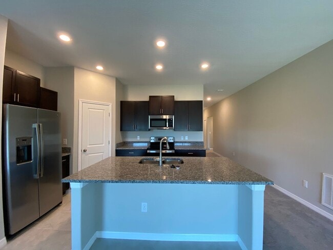 Building Photo - MOVE IN BY END OF MARCH AAND RECEIVE TWO WEEKS FREE!!  Hills Of Tuscany - Great Location, 3/2/2 *...