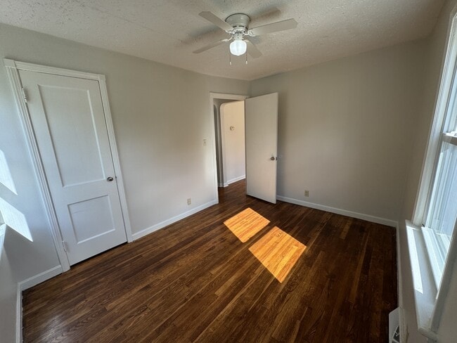 Building Photo - 13506 Bennington Ave