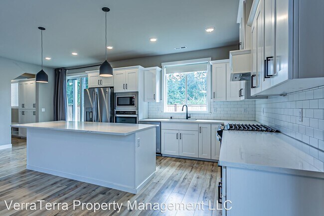 Building Photo - 4 br, 3 bath House - 6806 165th St Ct E