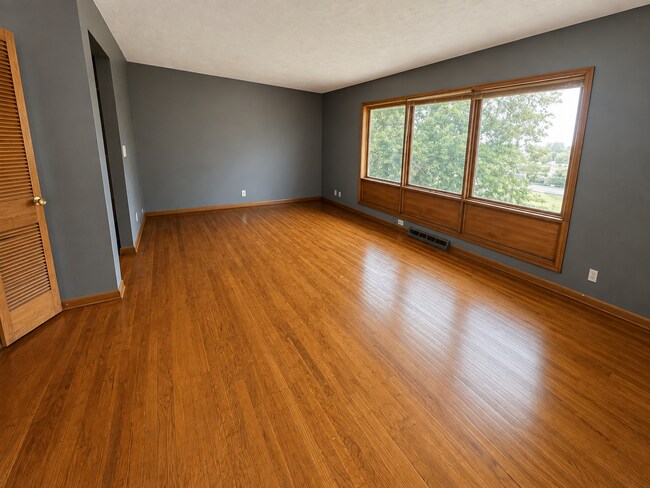 Building Photo - 4902 Ruggles St