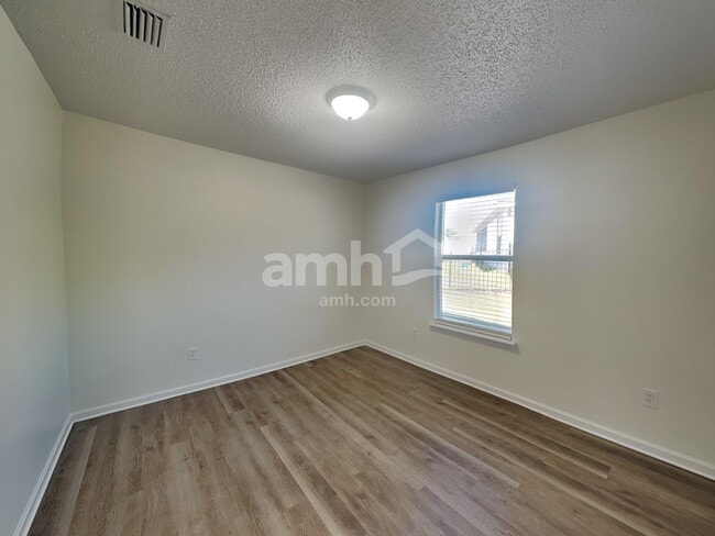 Building Photo - 2739 Ravine Hill Dr