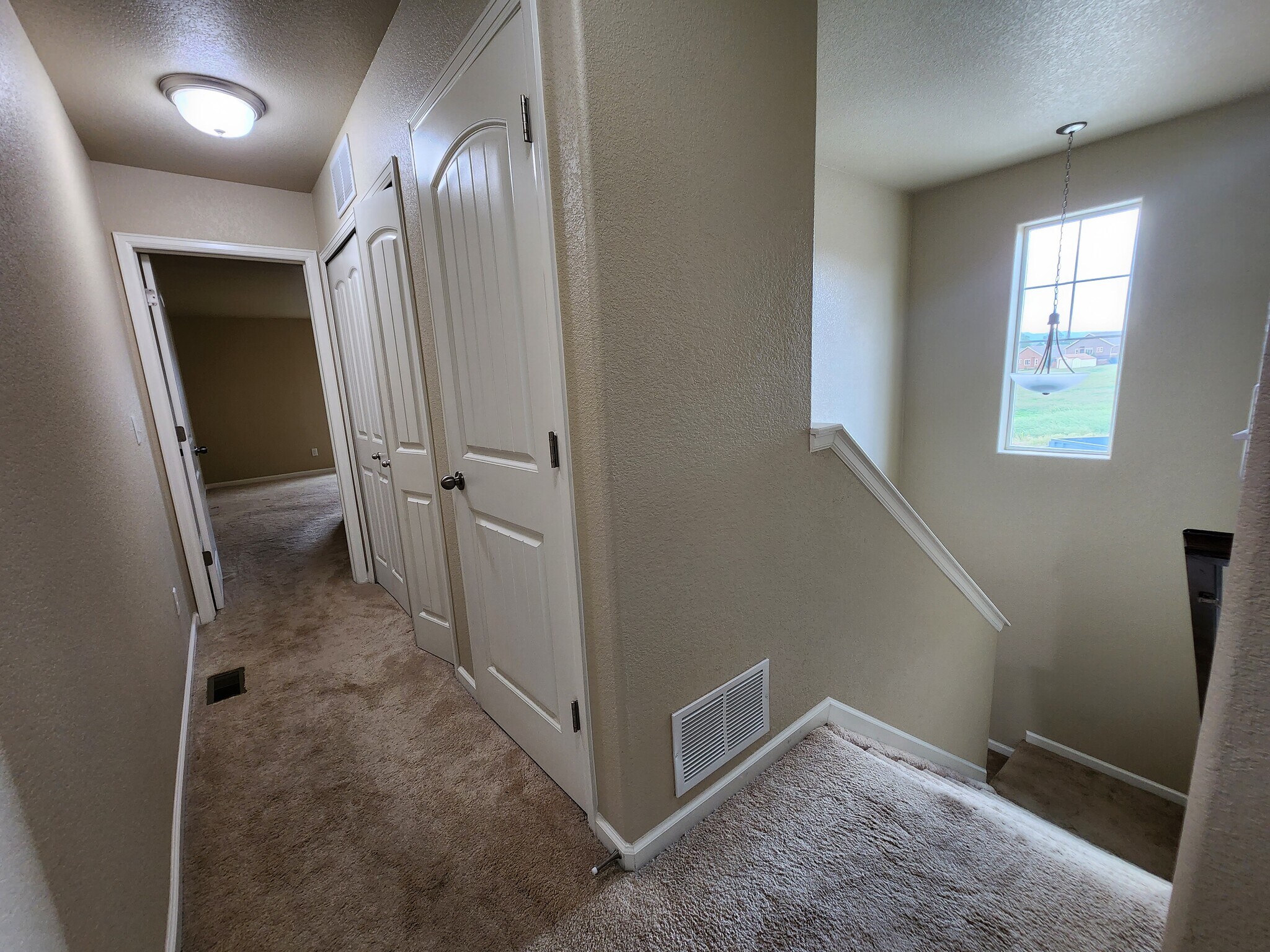 Building Photo - 6596 Emerald Isle Hts