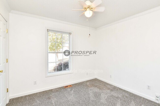 Building Photo - 1082 Hampton Rd