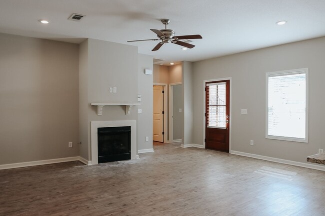 Building Photo - Family Home in Shelbi Place Available Aug ...