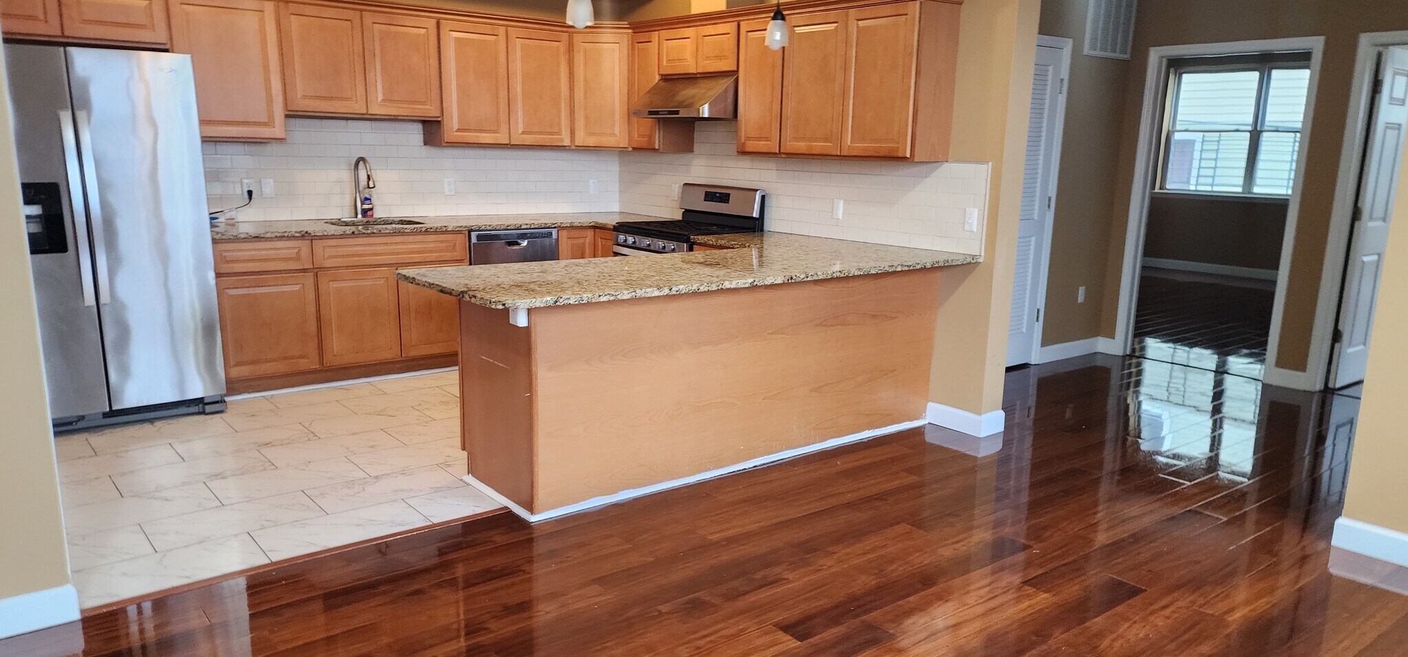 Building Photo - 25 Cottage St