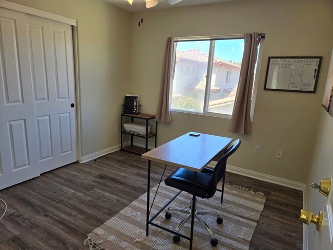 Building Photo - 4 BR 2.5 BA detached modern single-family home.