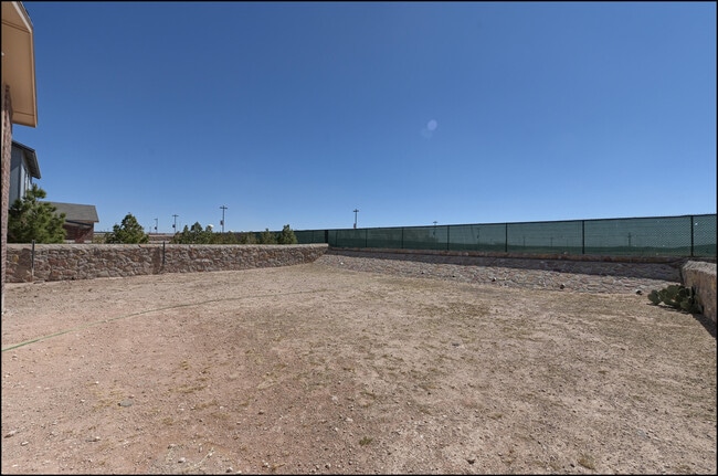 Building Photo - 14408 Escalera Dr