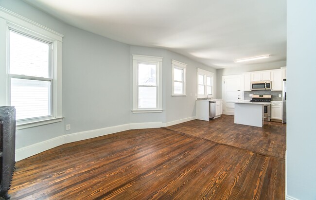 Building Photo - 83 Division St