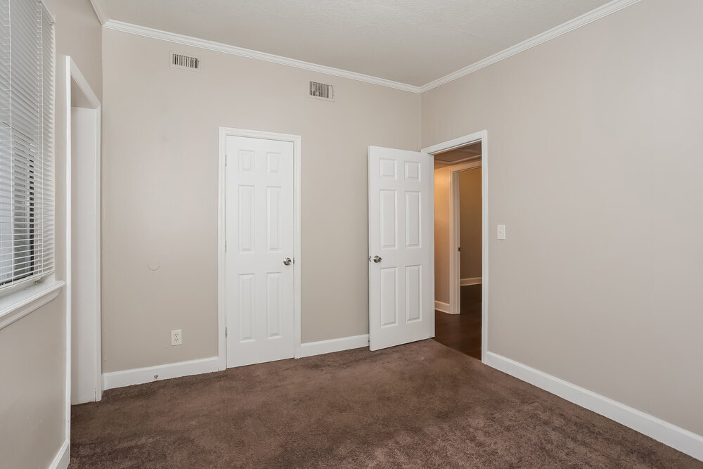 Building Photo - 2611 Lowes Pl