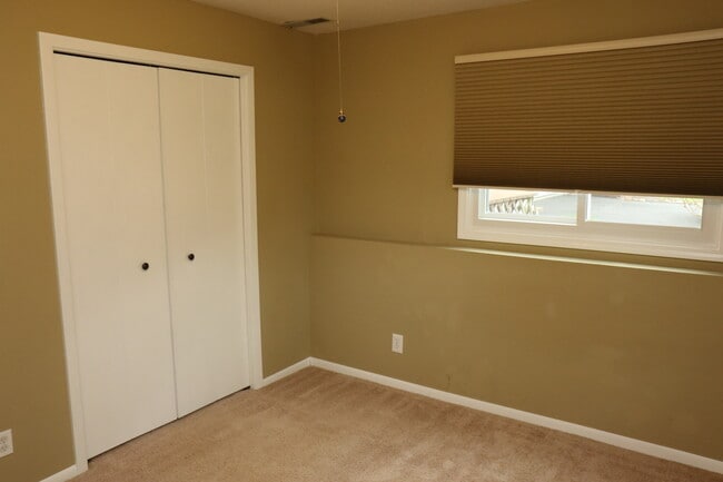Basement bedroom - 7096 Stratford Rd
