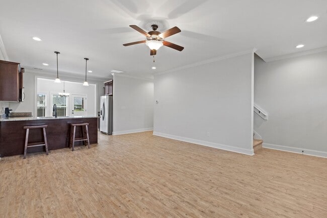 Building Photo - Welcome to Marsh Haven!