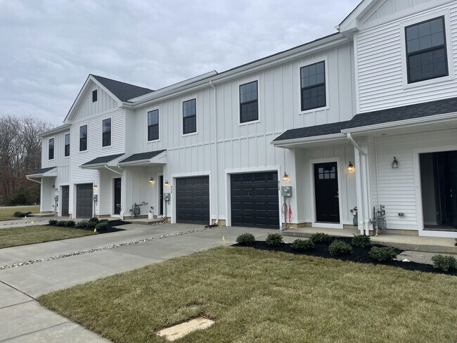 Building Photo - 996 Woodview Ct