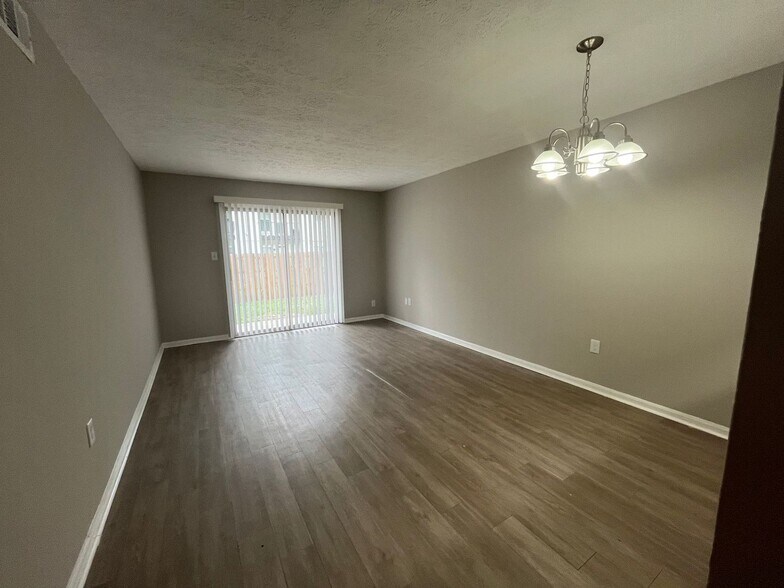 Building Photo - 301 E Second St