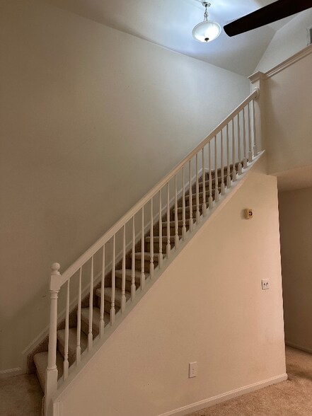 Building Photo - 4685 Hunters Cir W