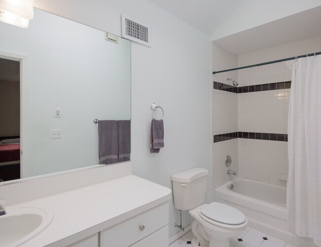 Building Photo - 1 Mountain Laurel Ln