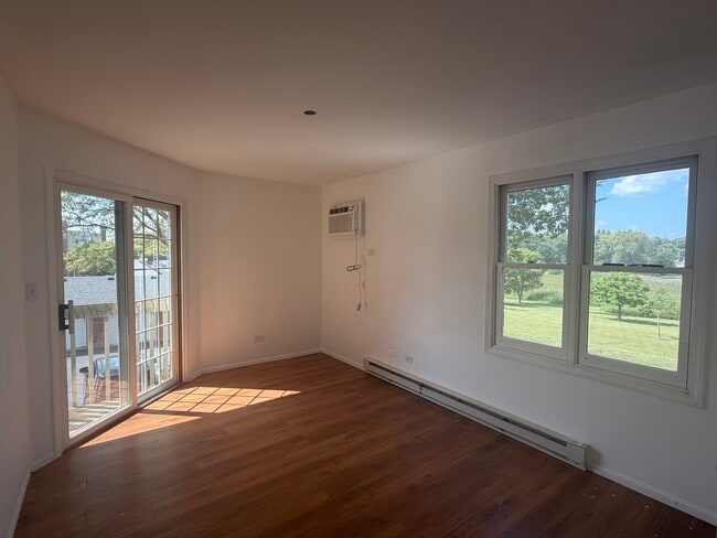 Building Photo - 1362 Cunat Ct