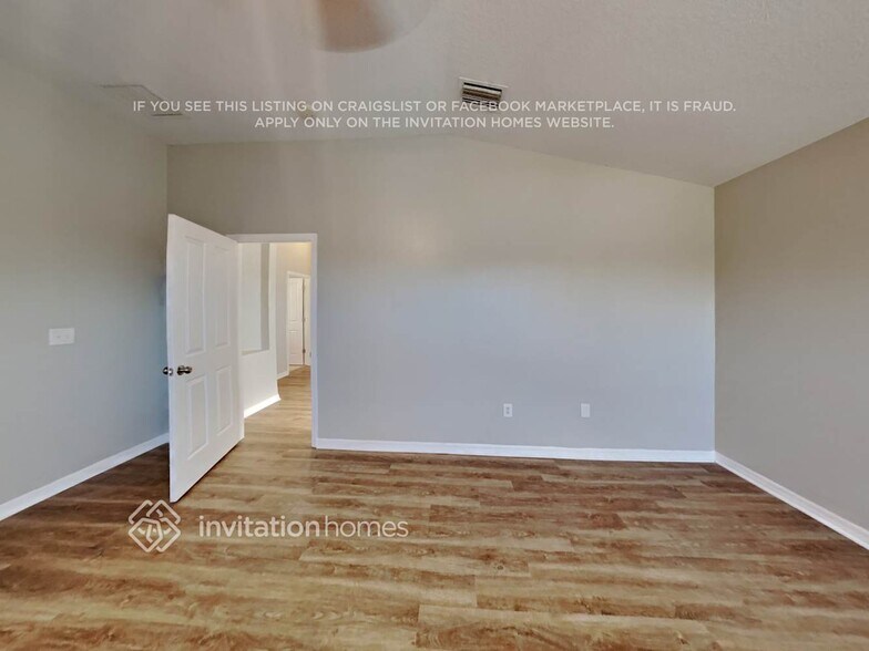 Building Photo - 8233 Crescent Moon Dr