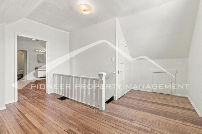 Building Photo - 2503 Benton St