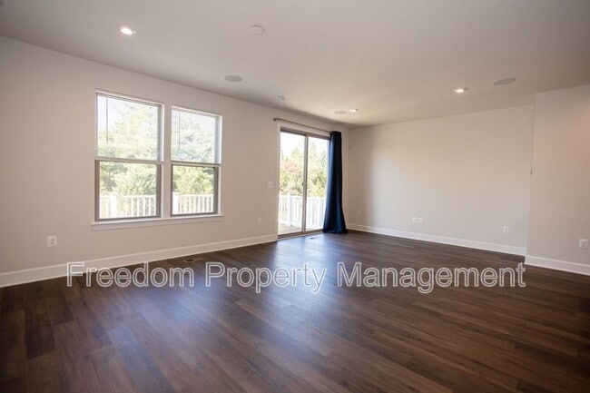 Building Photo - 9882 Hopkins Lp
