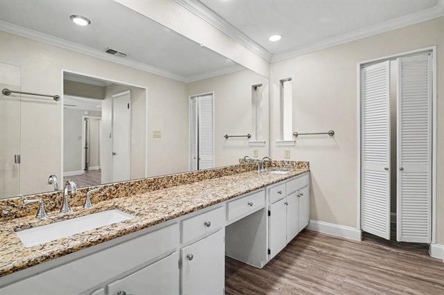 Building Photo - 2701 Whitehurst Dr