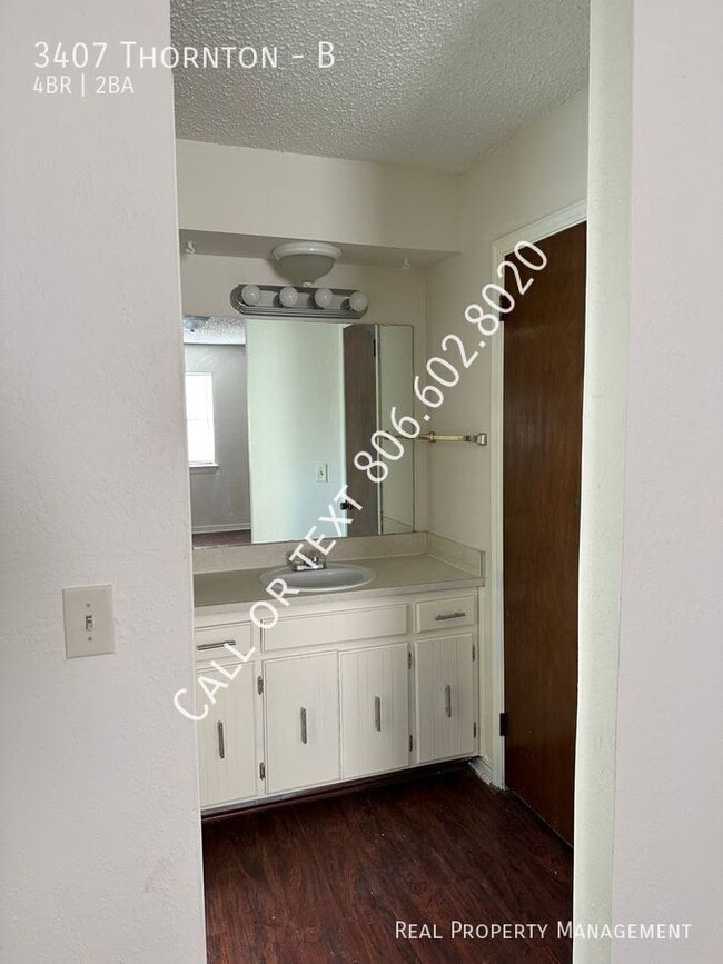 Building Photo - 3407 Thornton-B