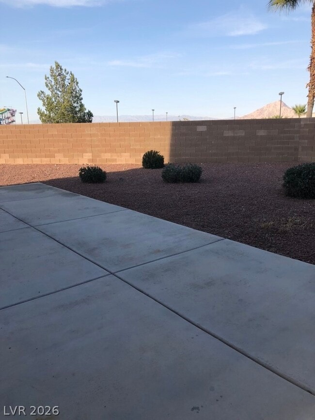 Building Photo - 706 Aloe Yucca Ave