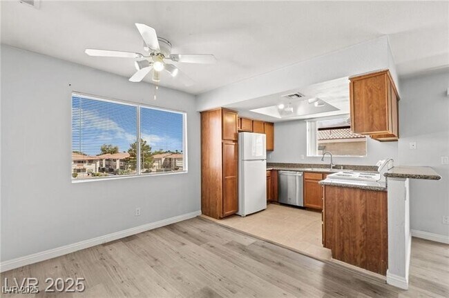 Building Photo - 7300 W Pirates Cove Rd