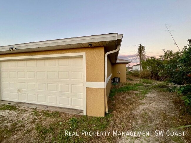 Building Photo - 127 John Ave S