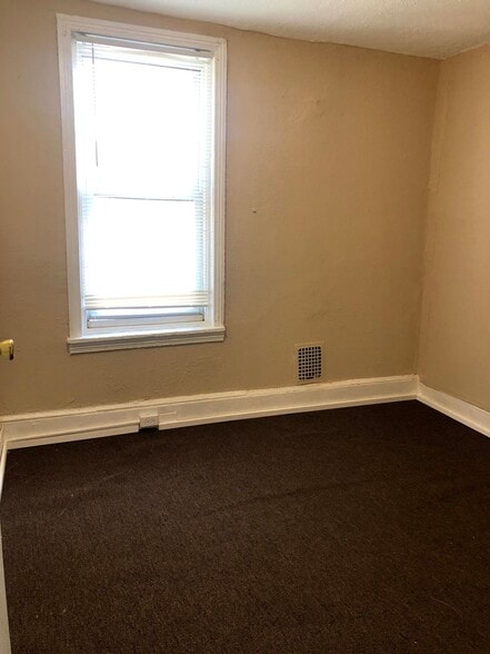 Bedroom - 4224 Powelton Ave