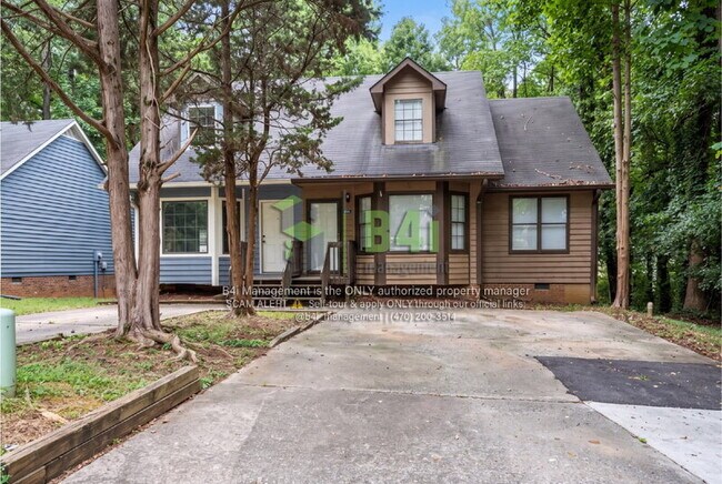 Building Photo - 6861 Lakewood Terrace
