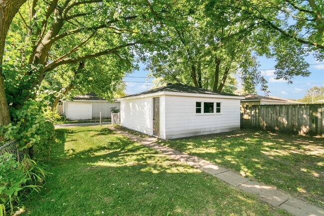 Building Photo - 14214 Minerva Ave