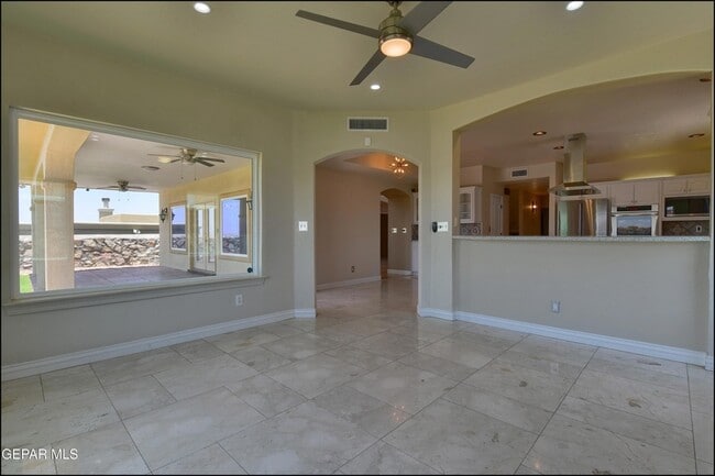 Building Photo - 6732 Pearl Ridge Dr