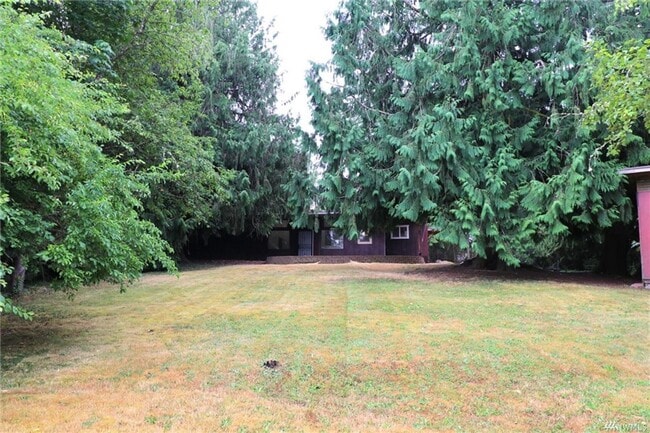 Building Photo - Bremerton Home with Bonus Rooms and Large Yard